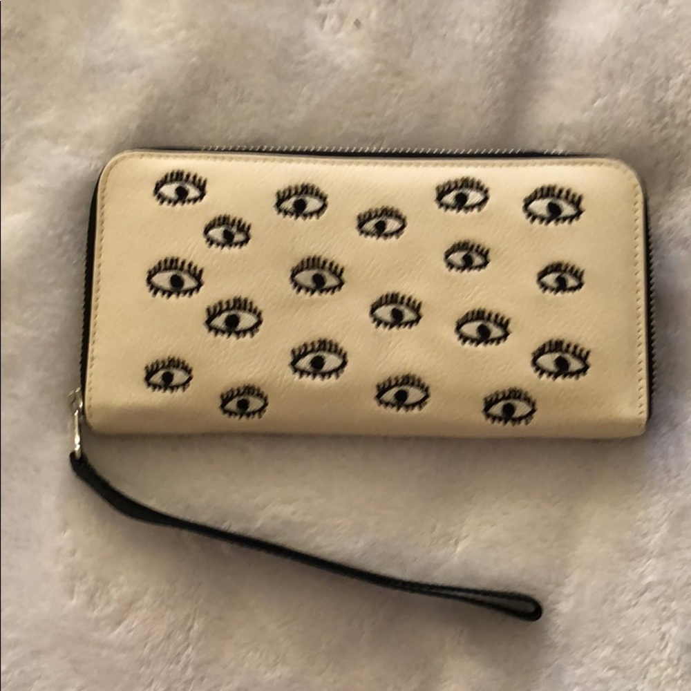 Min & Mon wristlet.